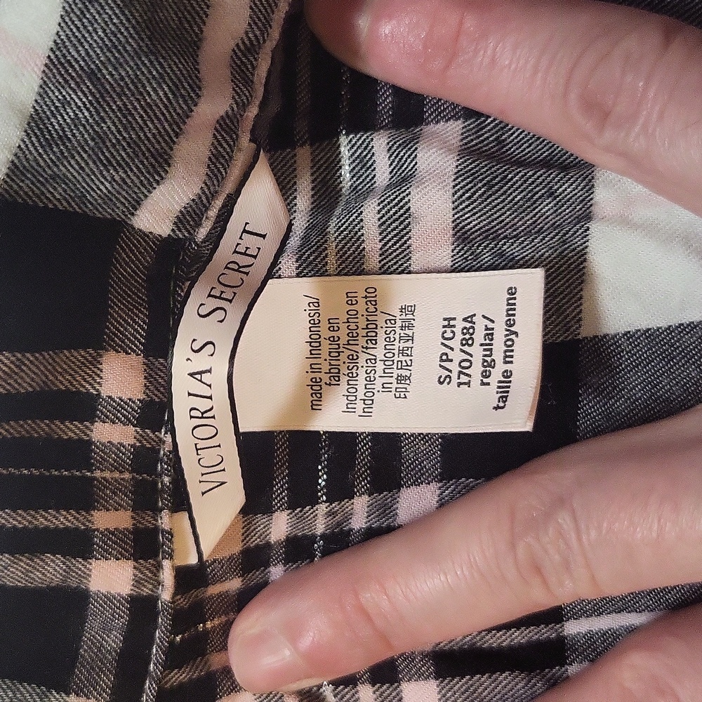 Victoria's Secret Black and White Button Down Shirt Classic Plaid - Picture 6 of 6